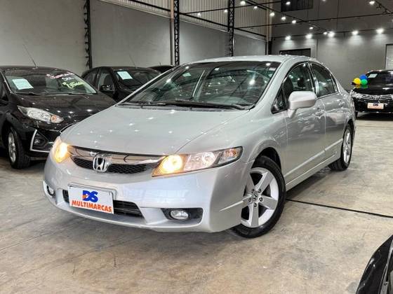 HONDA CIVIC 1.8 LXS 16V FLEX 4P AUTOMÁTICO HONDA CIVIC 1.8 LXS 16V FLEX 4P AUTOMÁTICO